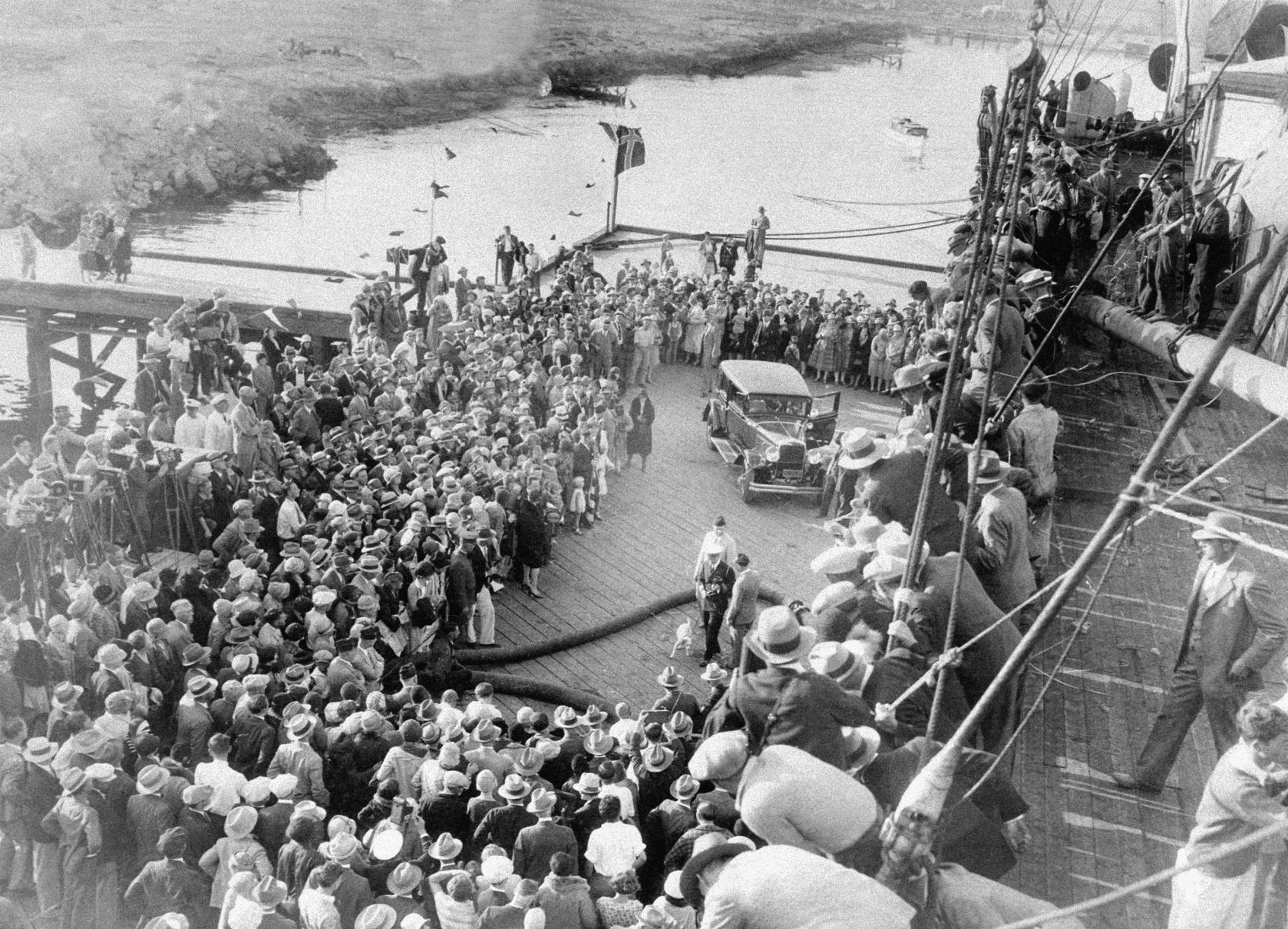 1928: Richard Byrd